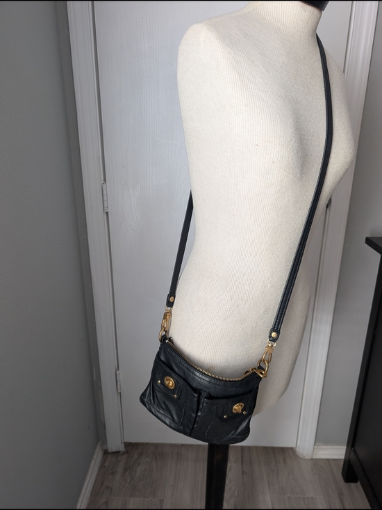 Marc Jacobs Handbags - Marc Jacobs Black Leather Crossbody with Gold Hardware